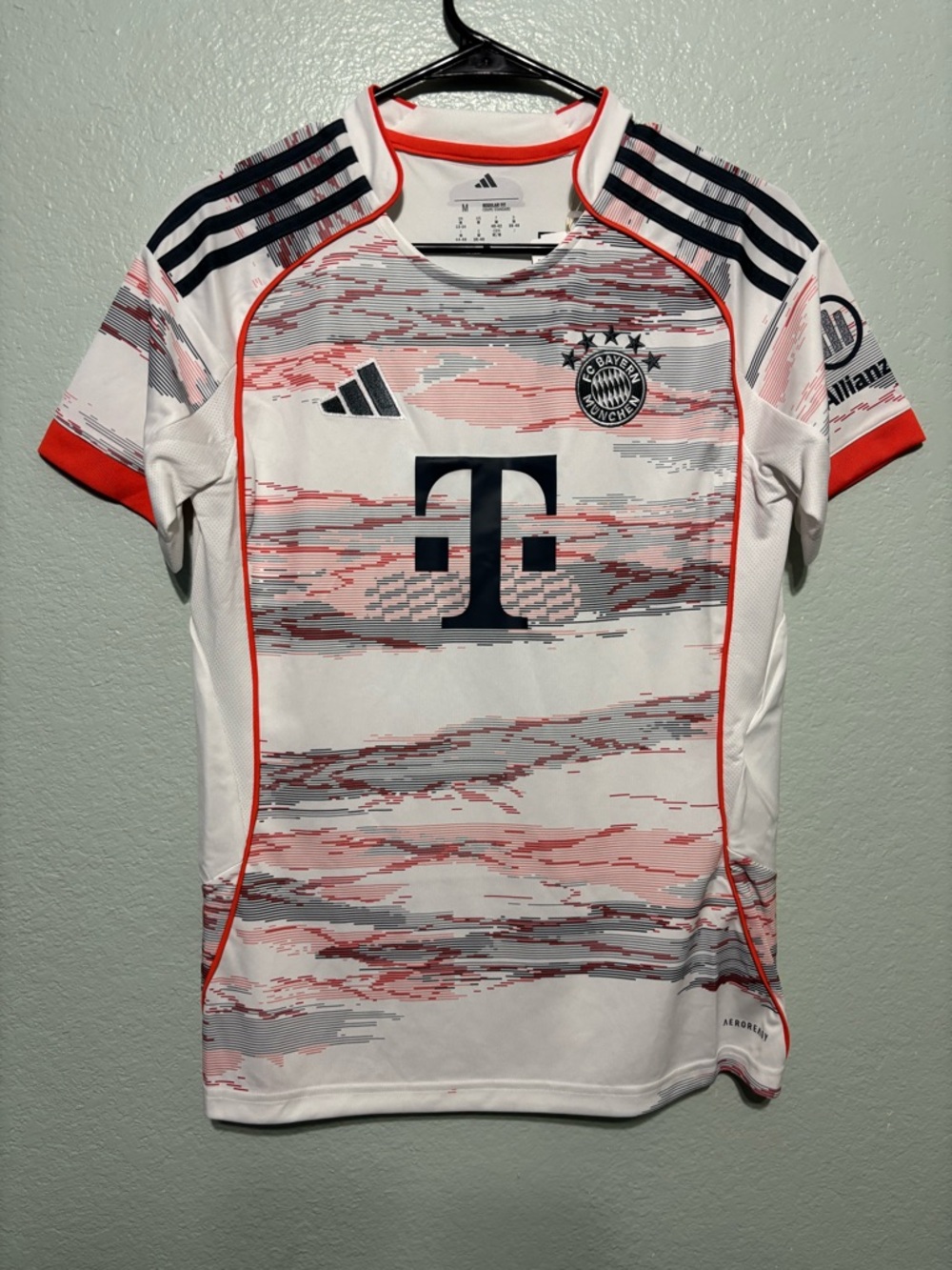 Adidas Bayern Munich 25/26 Women’s Stadium Away Soccer Jersey Size Medium